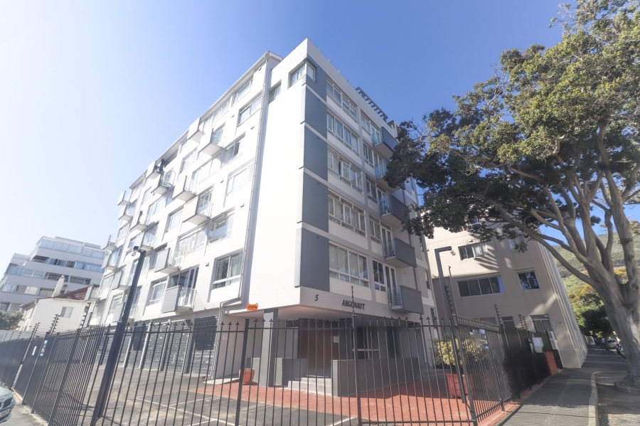 1 Bedroom Property for Sale in Sea Point Western Cape